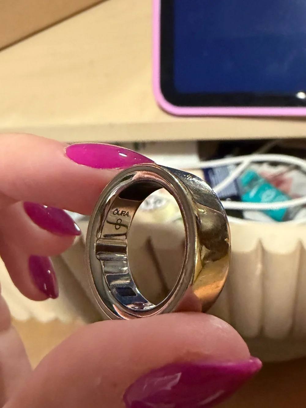 Oura ring 4 size 8 & charger